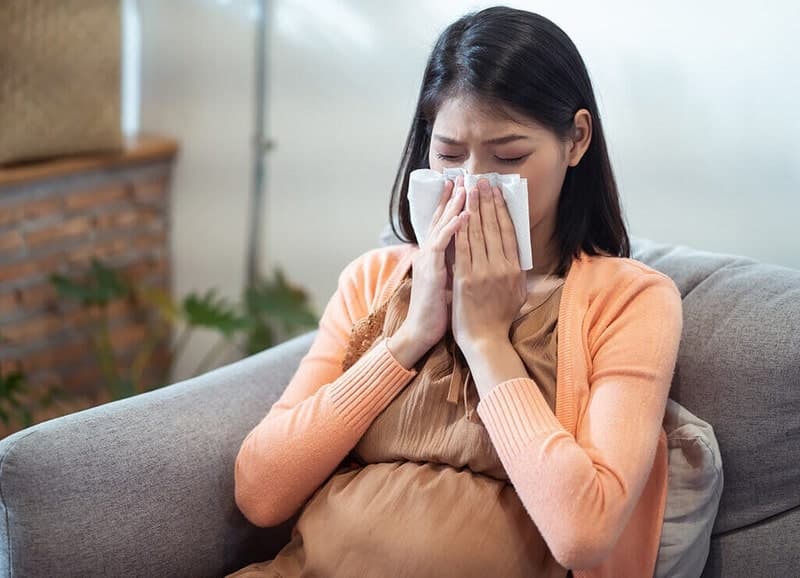 Thay đổi thời tiết cũng là nguyên nhân khiến bà bầu bị cảm cúm 3 tháng giữa Thay đổi thời tiết cũng là nguyên nhân khiến bà bầu bị cảm cúm 3 tháng giữa